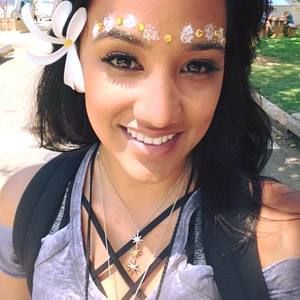 Meet your Posher, Leila